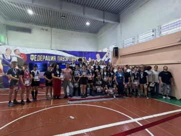 ПАУЭРЛИФТЕРЫ ИЗ ВИЛЮЧИНСКА ВЗЯЛИ ПРИЗОВЫЕ МЕСТА НА ЧЕМПИОНАТЕ КРАЯ