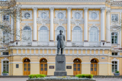 УВАЖАЕМЫЕ ВЫПУСКНИКИ ШКОЛ И КОЛЛЕДЖЕЙ!