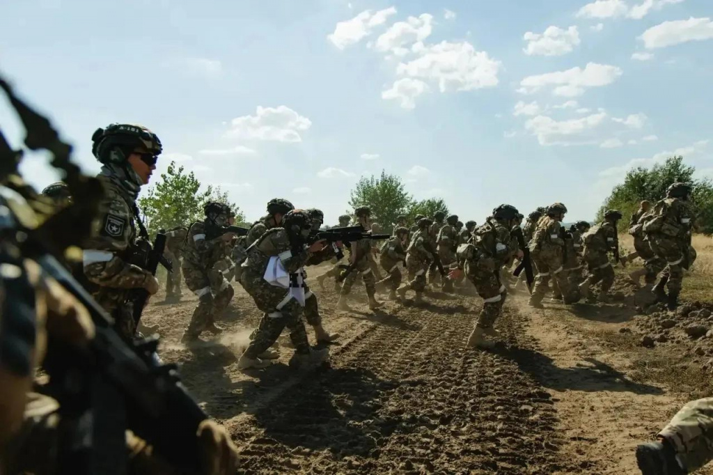Зарница4.jpg Зарница4.jpg