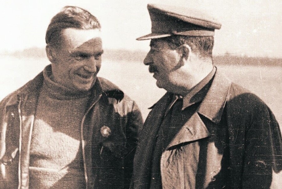 со Сталиным.jpg со Сталиным.jpg